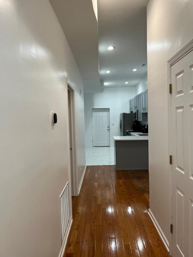 Adorable 2 Bedroom Apartment With Free Street Parking Chicago Exterior photo